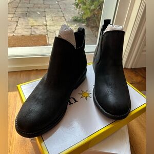 Black Chelsea Ankle Boots